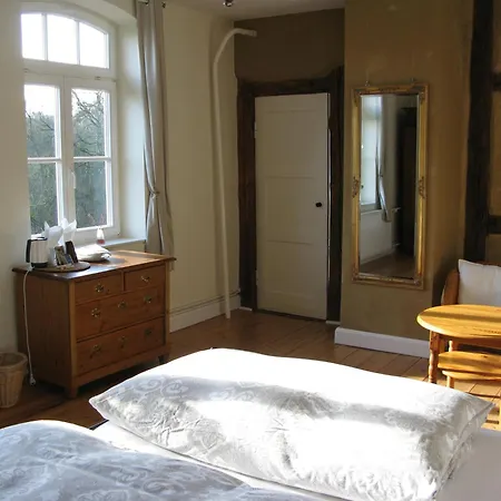 Gutshaus Zietlitz Guest house Dobbin-Linstow