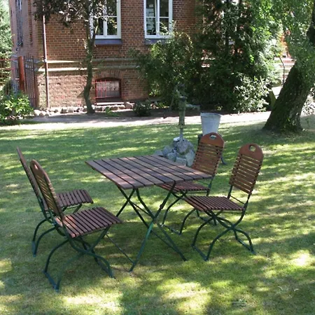 Gutshaus Zietlitz Guest house Dobbin-Linstow