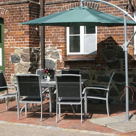 Gutshaus Zietlitz 3*