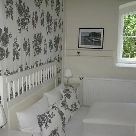 Gutshaus Zietlitz Guest house